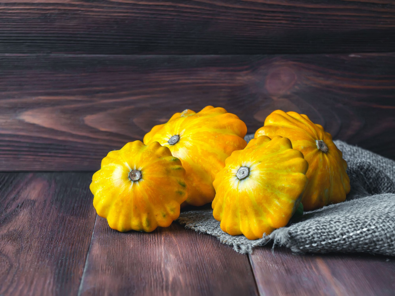 50+ YELLOW PATTY PAN BUSH SCALLOP SQUASH SEEDS FRESH FOR 2024 GARDENS
